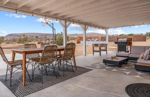 Yucca Valley House | Family-Friendly Desert Retreat with Cowboy Pool, Spa & Epic View