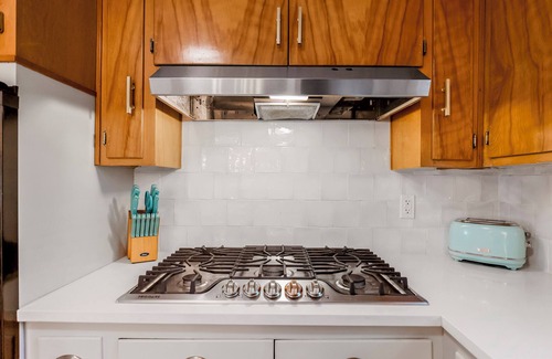 Overland Park House | Family-Friendly - Gather w/Backyard & Games