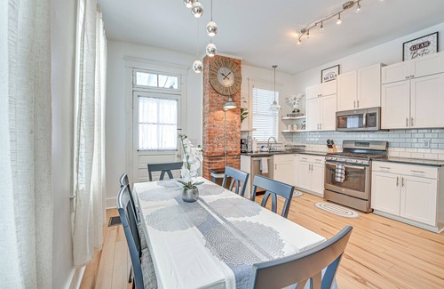 Schnitzelburg House | Family-Friendly Louisville Gem: Prime Location!