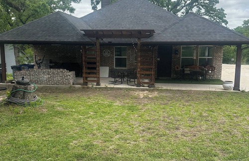 Azle House | Family friendly newer construction home, 5 min drive to Eagle Mountain Marina.