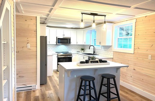 Cupids House | Family-Friendly Oceanfront Home with Incredible Views, Ideal for Long Stays!