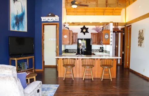 Palmetto Bay House | Family Friendly Private Beach Resort, Pool, Dive Shop, Nature, Bar & Grill