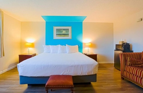 Seaside Hotel | Family-Friendly Property Near Coast, Explore Seaside Promenade, Free Bikes