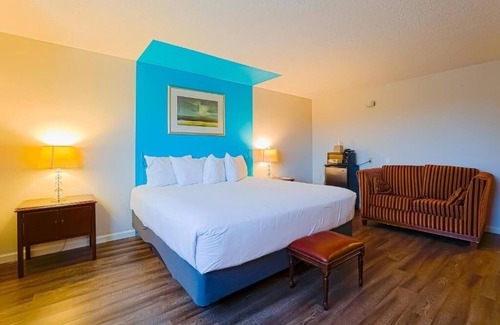 Seaside Hotel | Family-Friendly Property Near Coast, Explore Seaside Promenade, Free Bikes