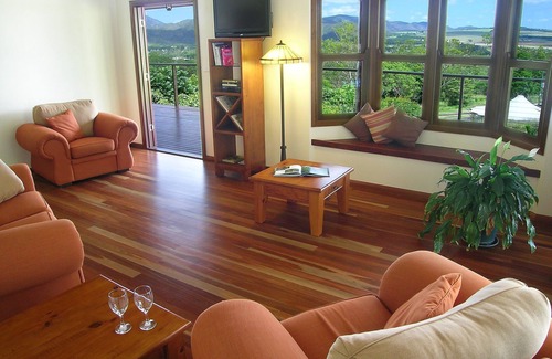 Atherton House | Family Friendly Queenslander with wrap around deck.