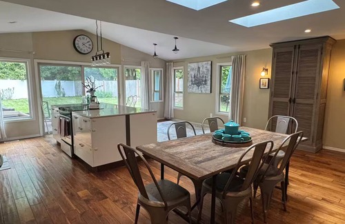 Bothell House | Family Friendly Retreat