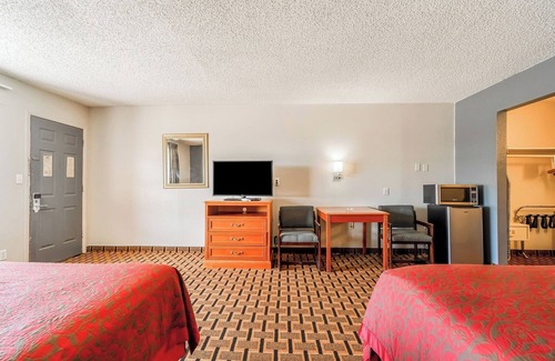 Vernon Hotel | Family-Friendly Room Near Vernon College with Spacious Layout & Comfort
