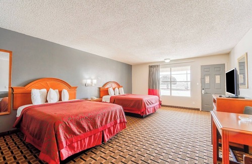Vernon Hotel | Family-Friendly Room Near Vernon College with Spacious Layout & Comfort