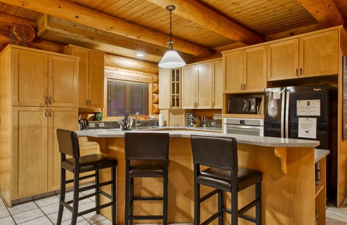Sunburst Estates Cabin | Family Friendly True Log Home experience