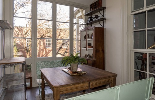 North Downtown House | Family-Friendly 1830s Cville Row House Near Downtown Mall, UVA, & Monticello
