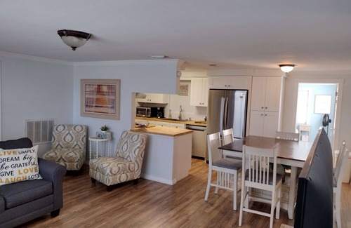 Colonial Hills House | Family Friendly Pool Home: close to the beaches and area attractions