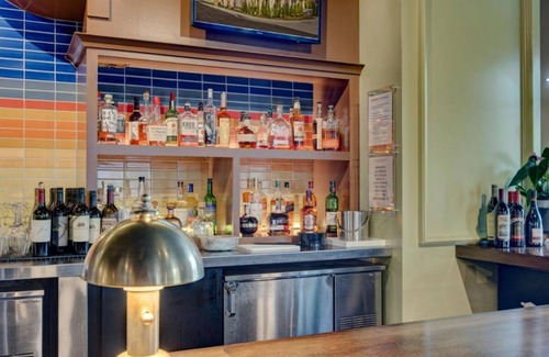 Lexington House | Family-Friendly Vacation! 4 Spacious Units, FREE Parking, Steps to Red Mile!