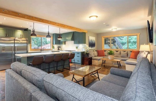 Whistler House | Family-Friendly Whistler Chalet with Hot Tub & BBQ