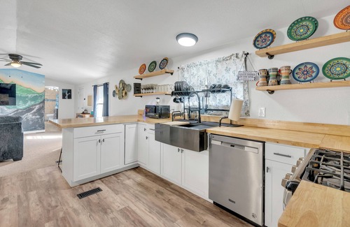 El Paso House | Family Fun! 6 miles to Sunland Park Race Track!