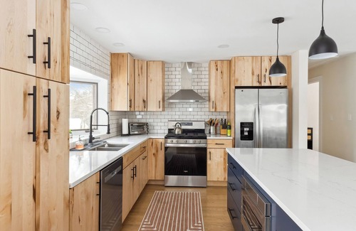 La Porte House | Family fun at Pine Lake in LaPorte, IN!