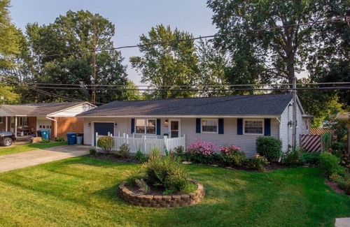 Vermilion House | Family Fun Getaway By Downtown Vermilion