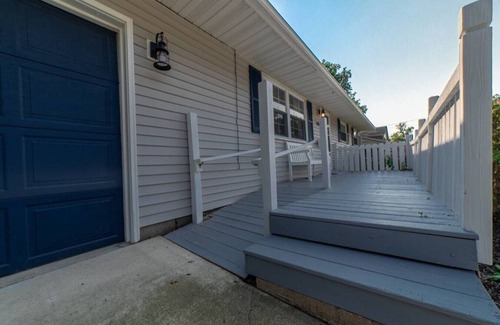 Vermilion House | Family Fun Getaway By Downtown Vermilion