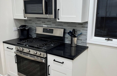 Des Plaines House | Family fun-house w/POOL & Game Room, 5 min from Airport and Rosement attractions