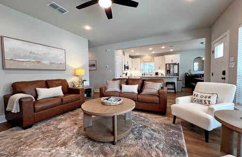 Canyon Lake Cottage | Family Fun, New 3 BDR Home Near Canyon Lake!