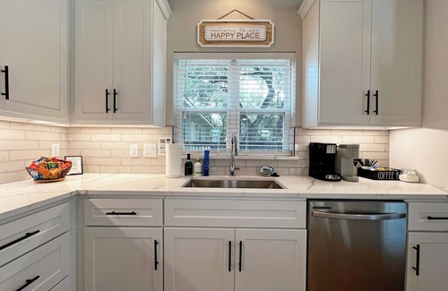 Canyon Lake Cottage | Family Fun, New 3 BDR Home Near Canyon Lake!