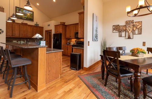 Aspen Brook House | Family Gathering Home! Beautiful, Spacious, Clean! Next to Rocky Mtn N.P., YMCA
