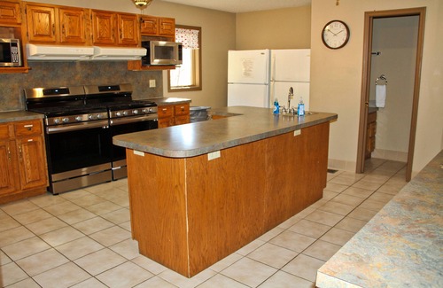 Townsend Cabin | Family/Group Lodge with Spectacular Mtn. Views/Hot Tub/Game Tables/WIFI