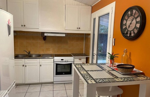 Les Estagnots House | Family home between lake and ocean