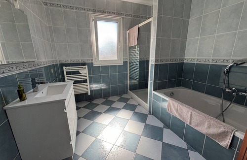 Landisacq House | Family home