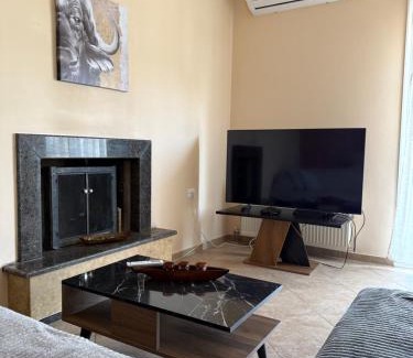 Aigio House | Family home