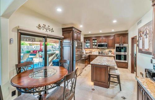 Adobe Hills Bed & Breakfast | Family Home Vacation Retreat Glendale AZ