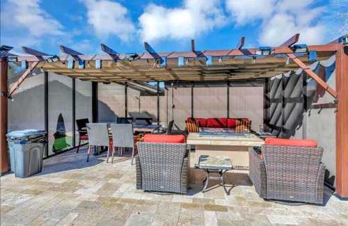 Adobe Hills Bed & Breakfast | Family Home Vacation Retreat Glendale AZ