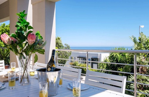 Camps Bay Villa | Family Home w Views Pool and Garden 100 Geneva