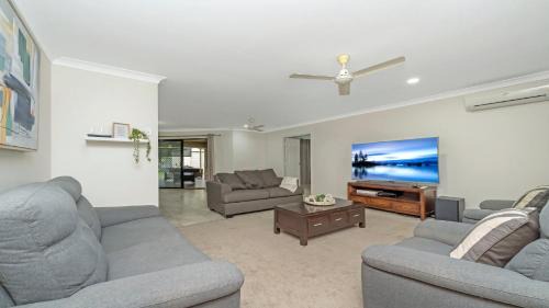 Mount Louisa House | Family Home With Pool In Mount Louisa
