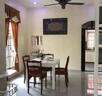 Kampung Sekati House | Family Homestay