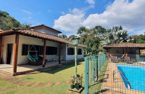 Itaipava House | Family House in Itaipava, Rio de Janeiro, 3 bedrooms, swimming pool, heated hydro, fireplace, gourmet area