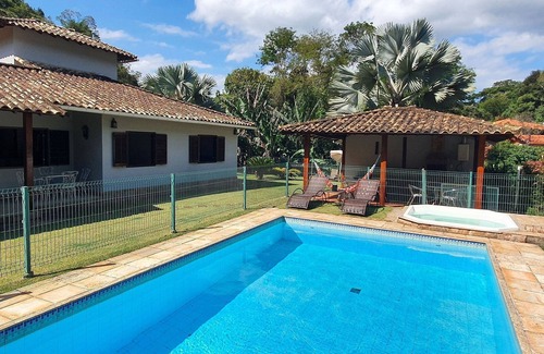 Itaipava House | Family House in Itaipava, Rio de Janeiro, 3 bedrooms, swimming pool, heated hydro, fireplace, gourmet area