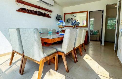 Boulevard Barra Vieja House | Family House with Pool 10 min airport