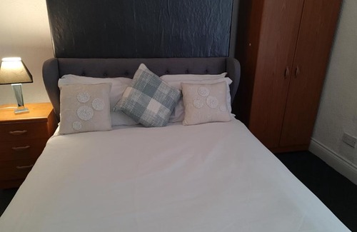 Newcastle-upon-Tyne House | Family Long Stay Contractors stags and Hens