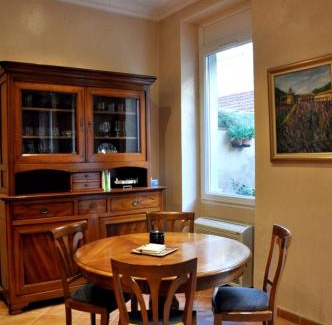 Le Chapitre Apartment | Family nest with large terrace and garden