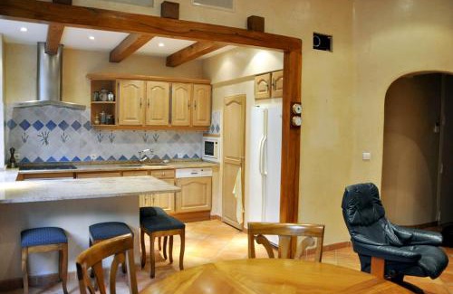 Le Chapitre Apartment | Family nest with large terrace and garden