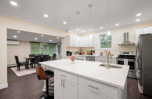 Sparrow Bush House | Family Oasis Pool, Firepit, Creek, Near Delaware