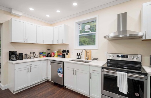 Sparrow Bush House | Family Oasis Pool, Firepit, Creek, Near Delaware