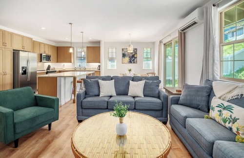 Makaha Valley House | Family Oceanview Oasis, Hot Tub, 5min to beach