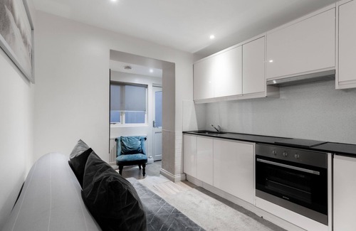 Bryanston and Dorset Square Apartment | Family One Bedroom with Patio Baker St G2