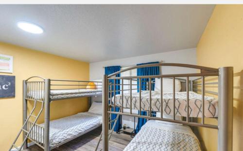 Mount Vernon House | Family Paradise Hot Tub, Fire Pit n Play House