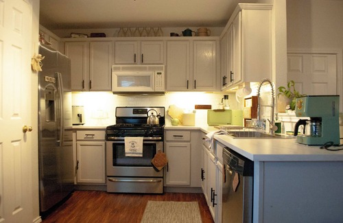 Kyle House | Family/Pet Friendly 3-bedroom Vintage Inspired house in Kyle