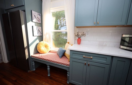 Wallingford Center House | Family, pet friendly downtown New England charmer. Mins from Yale, Choate, QU.