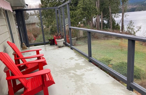 West Porpoise Bay House | Family/Pet-Friendly Waterfront Home with Beach Access, Fire Pit, Sleeps 14