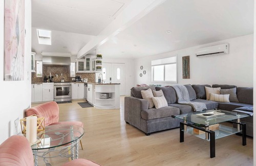 National City Apartment | Family Pool House with games!