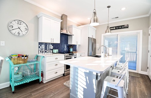 Shallotte House | ★Family Retreat★ | Close to Beach | ♕Royal Beds